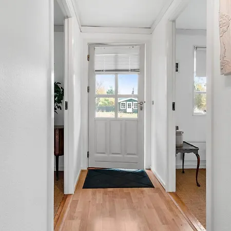 3 Bedroom Amazing In Vaeggerlose Bøtø By