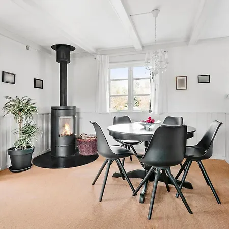 3 Bedroom Amazing In Vaeggerlose Дом отдыха
